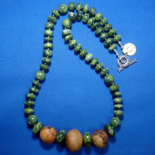 Serpentine discount stone necklace